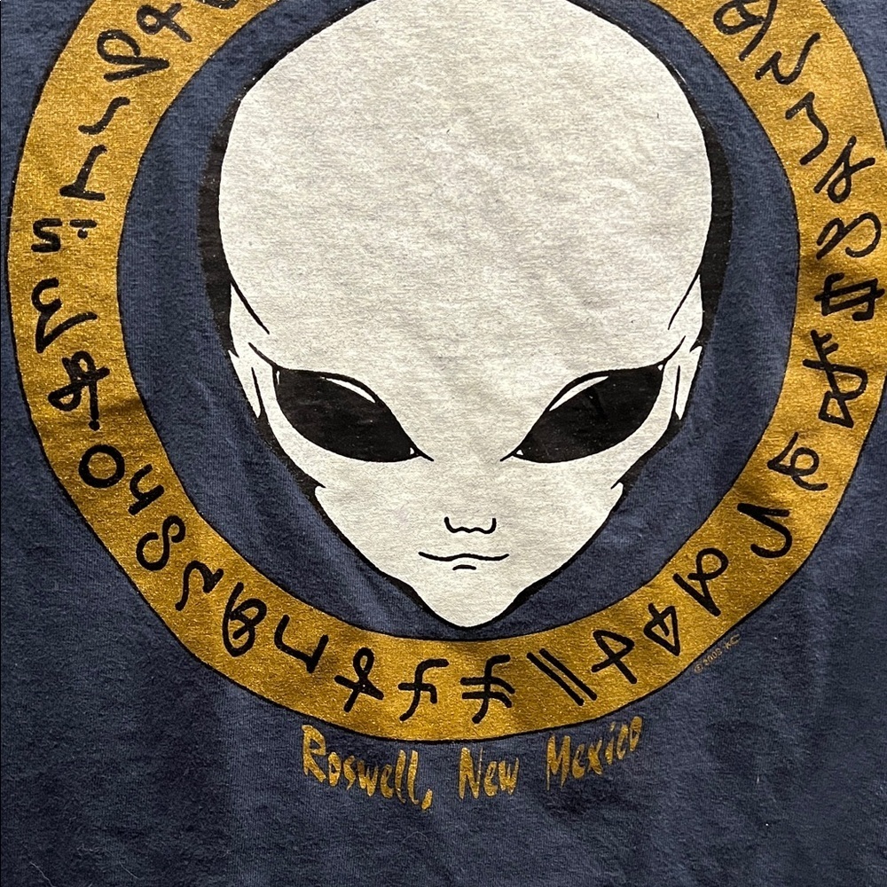 Gildan Navy Blue T-Shirt with Alien Graphic Size S - Picture 3 of 5